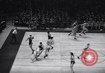 Standbild Basketball New York United States USA, 1947, aus Sekunde 45 historischem Filmmaterial Videoclip 65675041346