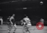 Standbild Basketball New York United States USA, 1947, aus Sekunde 51 historischem Filmmaterial Videoclip 65675041346