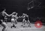 Standbild Basketball New York United States USA, 1947, aus Sekunde 52 historischem Filmmaterial Videoclip 65675041346