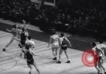 Standbild Basketball New York United States USA, 1947, aus Sekunde 54 historischem Filmmaterial Videoclip 65675041346