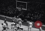 Standbild Basketball New York United States USA, 1947, aus Sekunde 55 historischem Filmmaterial Videoclip 65675041346