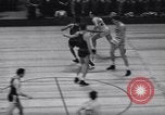 Standbild Basketball New York United States USA, 1947, aus Sekunde 61 historischem Filmmaterial Videoclip 65675041346