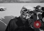 Standbild Goldie Gardner Bonneville Salt Flats Utah USA, 1951, aus Sekunde 17 historischem Filmmaterial Videoclip 65675041351