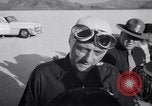 Standbild Goldie Gardner Bonneville Salt Flats Utah USA, 1951, aus Sekunde 18 historischem Filmmaterial Videoclip 65675041351