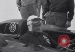 Standbild Goldie Gardner Bonneville Salt Flats Utah USA, 1951, aus Sekunde 27 historischem Filmmaterial Videoclip 65675041351