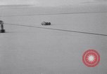 Standbild Goldie Gardner Bonneville Salt Flats Utah USA, 1951, aus Sekunde 34 historischem Filmmaterial Videoclip 65675041351