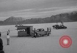 Standbild Goldie Gardner Bonneville Salt Flats Utah USA, 1951, aus Sekunde 39 historischem Filmmaterial Videoclip 65675041351