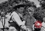 Standbild australischen bull-Peitsche Australien, 1951, aus Sekunde 15 historischem Filmmaterial Videoclip 65675041352