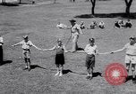 Standbild australischen bull-Peitsche Australien, 1951, aus Sekunde 18 historischem Filmmaterial Videoclip 65675041352