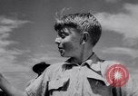 Standbild australischen bull-Peitsche Australien, 1951, aus Sekunde 27 historischem Filmmaterial Videoclip 65675041352