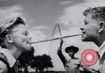 Standbild australischen bull-Peitsche Australien, 1951, aus Sekunde 28 historischem Filmmaterial Videoclip 65675041352