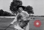 Standbild australischen bull-Peitsche Australien, 1951, aus Sekunde 35 historischem Filmmaterial Videoclip 65675041352