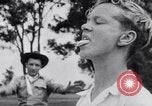 Standbild australischen bull-Peitsche Australien, 1951, aus Sekunde 44 historischem Filmmaterial Videoclip 65675041352