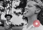 Standbild australischen bull-Peitsche Australien, 1951, aus Sekunde 47 historischem Filmmaterial Videoclip 65675041352