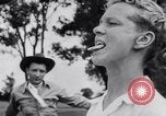 Standbild australischen bull-Peitsche Australien, 1951, aus Sekunde 50 historischem Filmmaterial Videoclip 65675041352