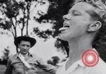 Standbild australischen bull-Peitsche Australien, 1951, aus Sekunde 52 historischem Filmmaterial Videoclip 65675041352