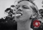 Standbild australischen bull-Peitsche Australien, 1951, aus Sekunde 54 historischem Filmmaterial Videoclip 65675041352