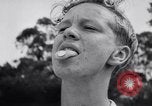 Standbild australischen bull-Peitsche Australien, 1951, aus Sekunde 55 historischem Filmmaterial Videoclip 65675041352