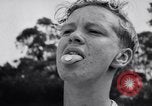 Standbild australischen bull-Peitsche Australien, 1951, aus Sekunde 57 historischem Filmmaterial Videoclip 65675041352