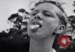 Standbild australischen bull-Peitsche Australien, 1951, aus Sekunde 60 historischem Filmmaterial Videoclip 65675041352