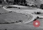 Standbild Bicycle Racing Frankreich, 1953, aus Sekunde 8 historischem Filmmaterial Videoclip 65675041358