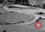 Standbild Bicycle Racing Frankreich, 1953, aus Sekunde 9 historischem Filmmaterial Videoclip 65675041358