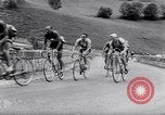 Standbild Bicycle Racing Frankreich, 1953, aus Sekunde 17 historischem Filmmaterial Videoclip 65675041358
