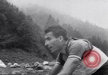 Standbild Bicycle Racing Frankreich, 1953, aus Sekunde 22 historischem Filmmaterial Videoclip 65675041358