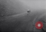 Standbild Bicycle Racing Frankreich, 1953, aus Sekunde 39 historischem Filmmaterial Videoclip 65675041358