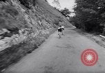 Standbild Bicycle Racing Frankreich, 1953, aus Sekunde 49 historischem Filmmaterial Videoclip 65675041358