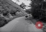 Standbild Bicycle Racing Frankreich, 1953, aus Sekunde 51 historischem Filmmaterial Videoclip 65675041358