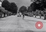 Standbild Bicycle Racing Frankreich, 1953, aus Sekunde 54 historischem Filmmaterial Videoclip 65675041358