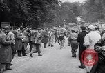 Standbild Bicycle Racing Frankreich, 1953, aus Sekunde 58 historischem Filmmaterial Videoclip 65675041358