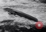 Immagine di Gara in kayak Fiume Vezere Francia, 1953, secondo 22 filmato di repertorio 65675041360