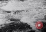 Immagine di Gara in kayak Fiume Vezere Francia, 1953, secondo 24 filmato di repertorio 65675041360