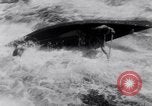 Immagine di Gara in kayak Fiume Vezere Francia, 1953, secondo 32 filmato di repertorio 65675041360
