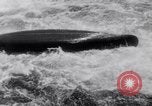 Immagine di Gara in kayak Fiume Vezere Francia, 1953, secondo 33 filmato di repertorio 65675041360