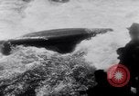 Immagine di Gara in kayak Fiume Vezere Francia, 1953, secondo 35 filmato di repertorio 65675041360