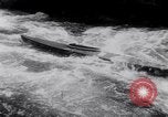 Immagine di Gara in kayak Fiume Vezere Francia, 1953, secondo 59 filmato di repertorio 65675041360