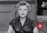 Immagine di Barbara Stanwyck United States USA, 1953, secondo 56 filmato di repertorio 65675041361