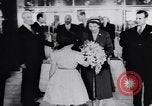 Immagine di Queen Elizabeth Londra Inghilterra Regno Unito, 1955, secondo 17 filmato di repertorio 65675041366