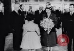 Immagine di Queen Elizabeth Londra Inghilterra Regno Unito, 1955, secondo 18 filmato di repertorio 65675041366