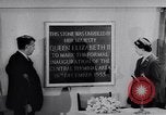 Immagine di Queen Elizabeth Londra Inghilterra Regno Unito, 1955, secondo 36 filmato di repertorio 65675041366