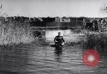 Immagine di Motociclo anfibio Spagna, 1955, secondo 17 filmato di repertorio 65675041367