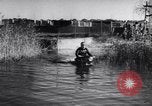 Immagine di Motociclo anfibio Spagna, 1955, secondo 18 filmato di repertorio 65675041367