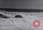 Standbild Amphibienfahrzeug California United States USA, 1956, aus Sekunde 61 historischem Filmmaterial Videoclip 65675041375