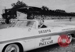 Standbild Racing event Indianapolis Indiana USA, 1956, aus Sekunde 9 historischem Filmmaterial Videoclip 65675041376