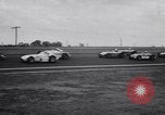 Standbild Racing event Indianapolis Indiana USA, 1956, aus Sekunde 17 historischem Filmmaterial Videoclip 65675041376