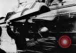 Immagine di Carrello anfibio Francia, 1956, secondo 14 filmato di repertorio 65675041378