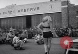 Standbild Floyd Bennett Field Brooklyn New York City USA, 1956, aus Sekunde 35 historischem Filmmaterial Videoclip 65675041380